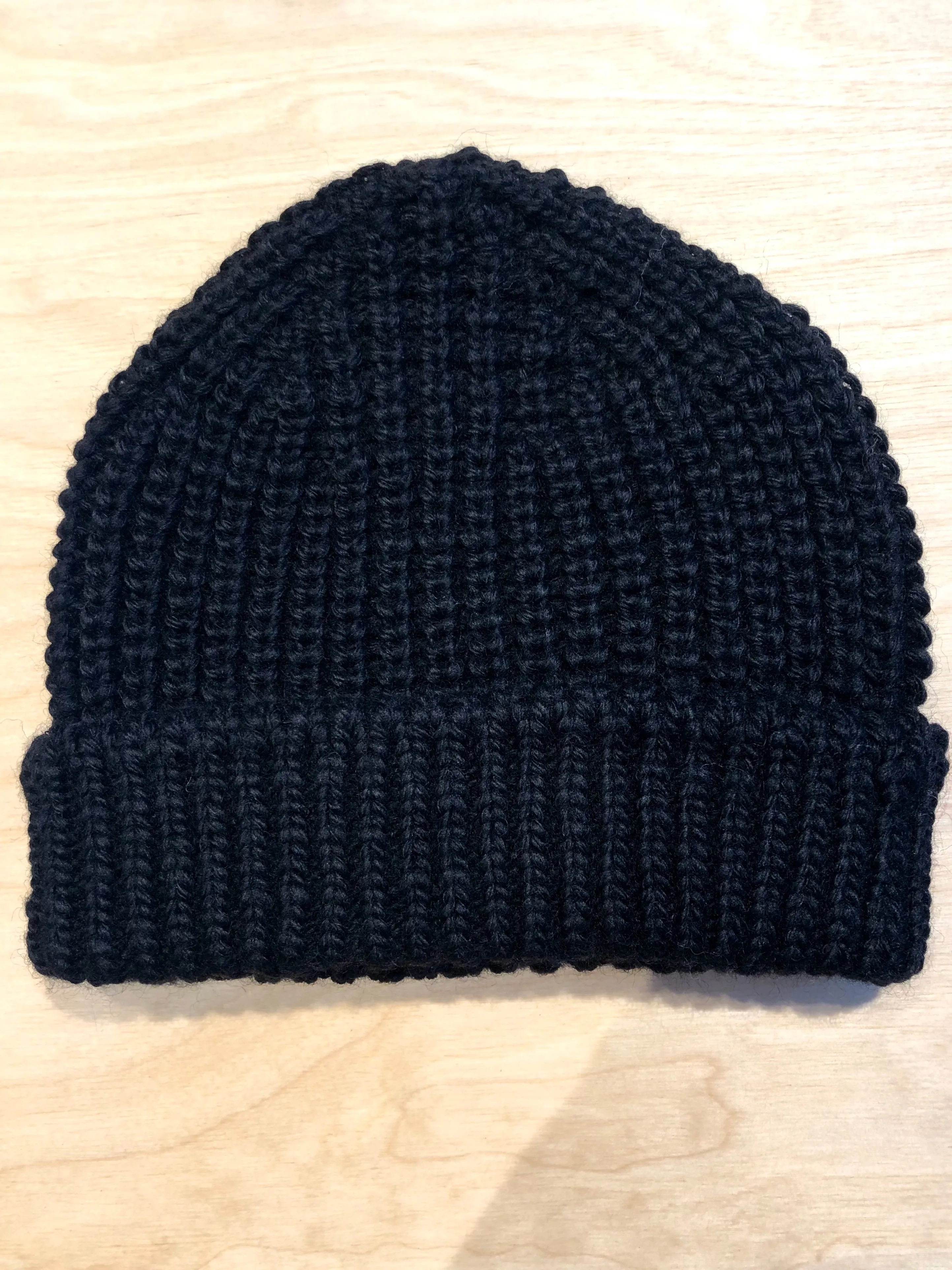 Cableami Black Short Wool Knit Beanie