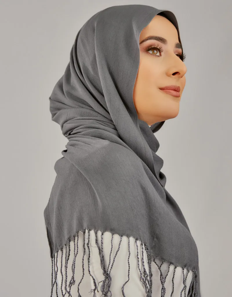 Modelle Twisted Scarves - Shades of Grey